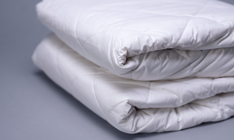 Washable Wool Mattress Pad Focus